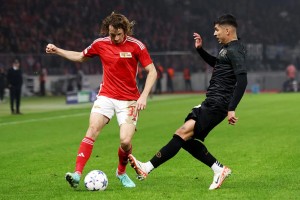  药厂锋线哑火遭柏林联合零封  