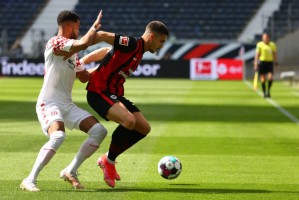  德甲新军圣保利主场首秀爆冷取胜  