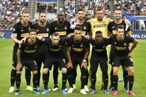  尤文图斯防线送礼不断遭弱旅逼平丢榜首  