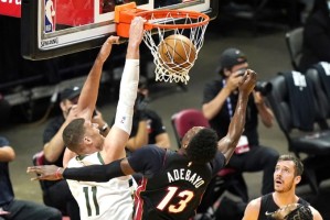  阿德巴约两双热火复仇雄鹿  