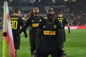  国米锋线集体爆发，劳塔罗传射终结尤文连胜  