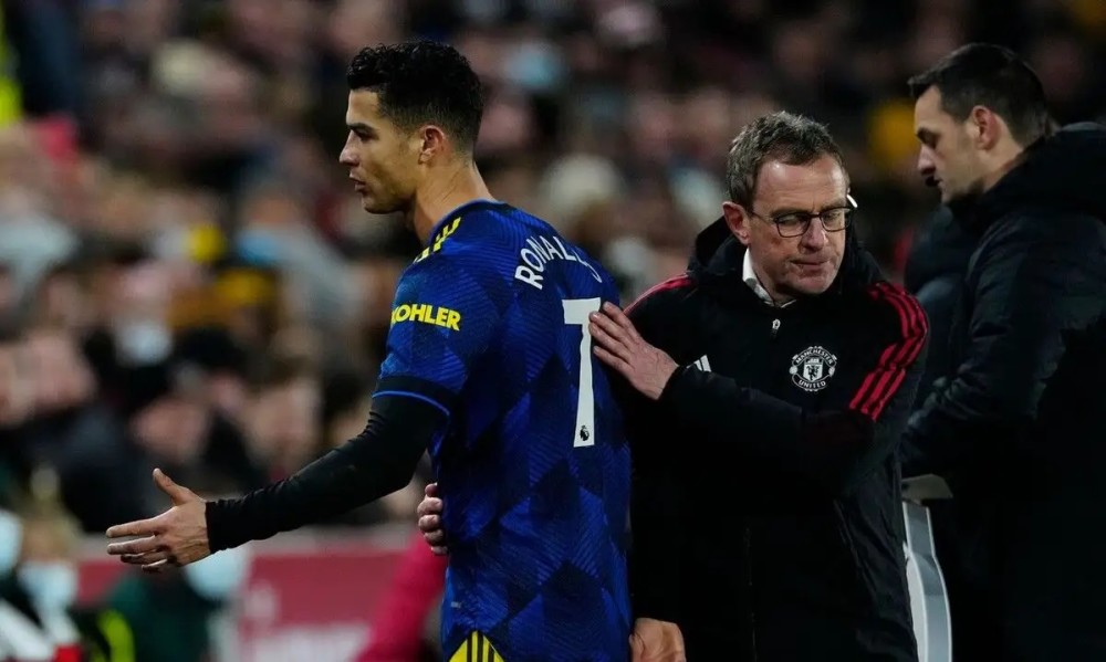  曼联新帅滕哈赫首秀遭遇开门黑  